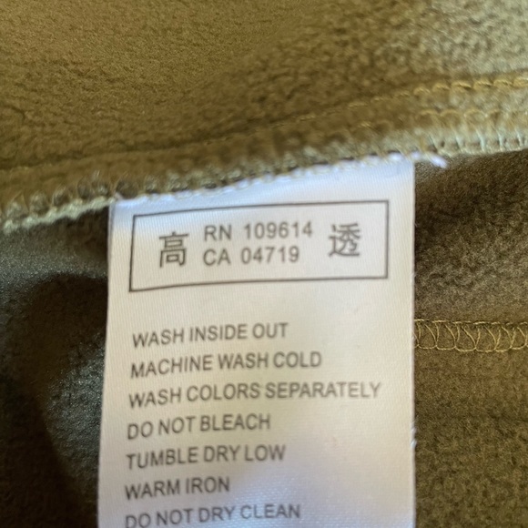 NWOT men's XXL tactical coat, stow-away billed hood. Pockets galore, vented arms - Picture 5 of 9